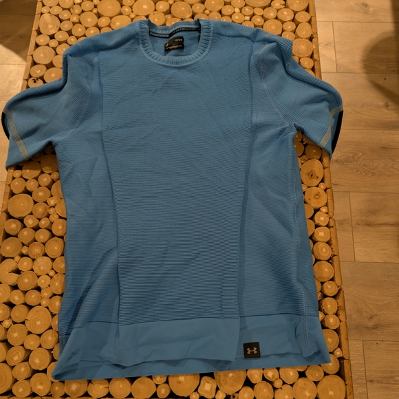 Under Armour Light Blue Performance Top - Picture 2 of 6